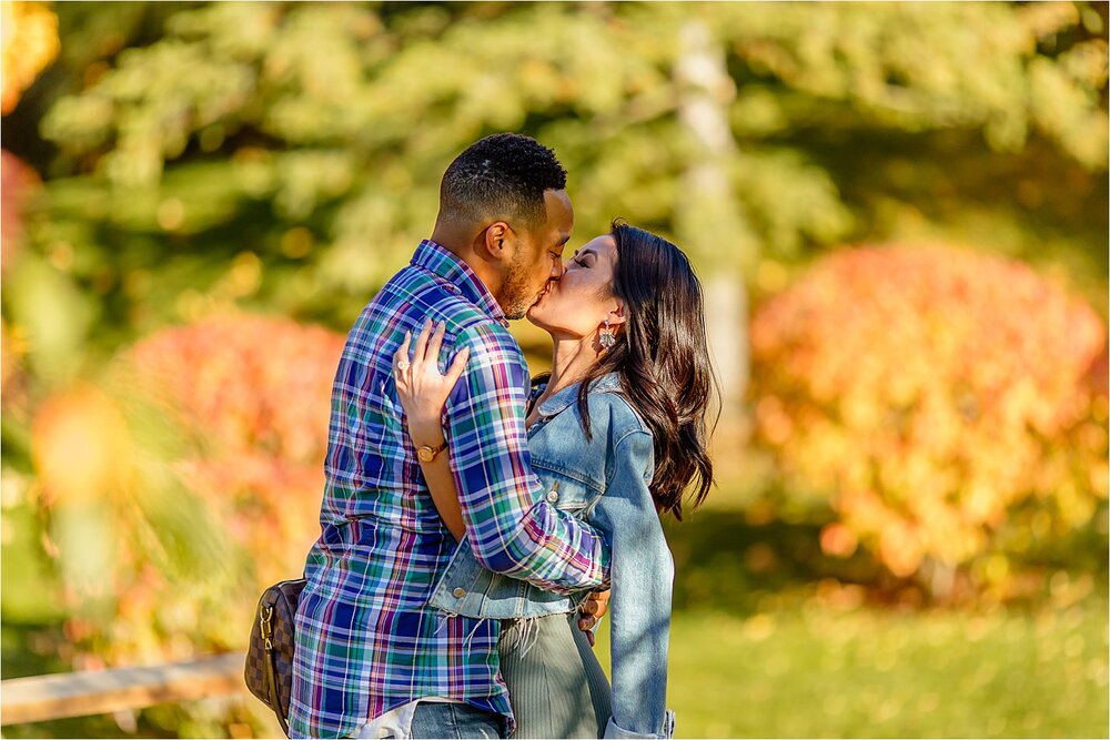 couple-kissing.jpg